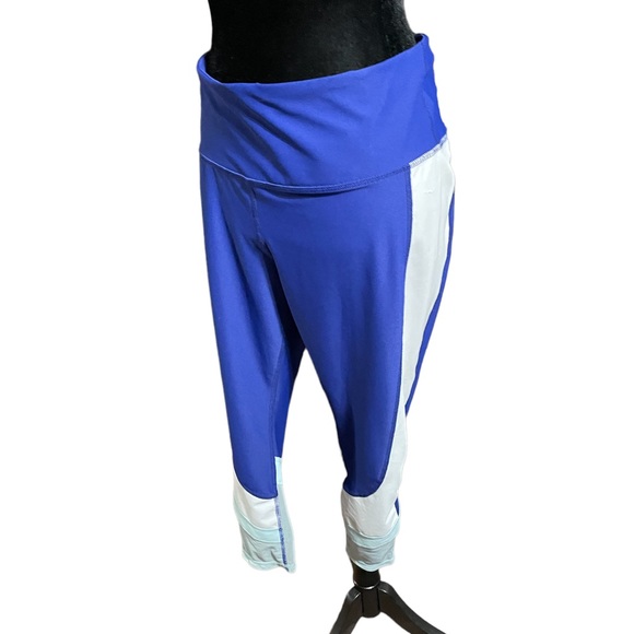 Xersion Train High Rise Quick Dry Plus Workout Capris - Picture 1 of 6